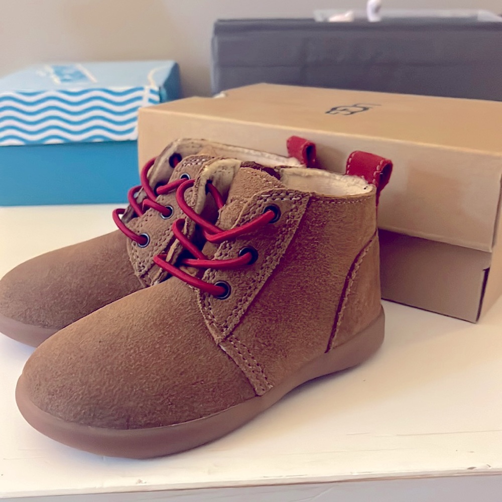 Perfect for fall/winter! NWB UGG Kristjan Chukka Sneaker - Chestnut Brown